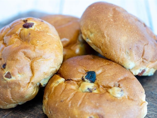 Rozijnenbrood en broodjes