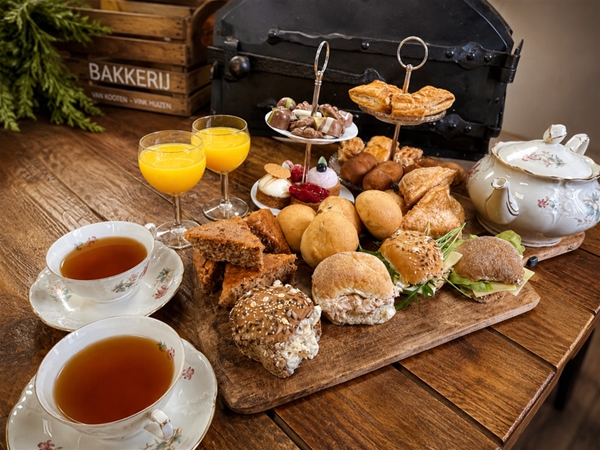 High Tea Basis